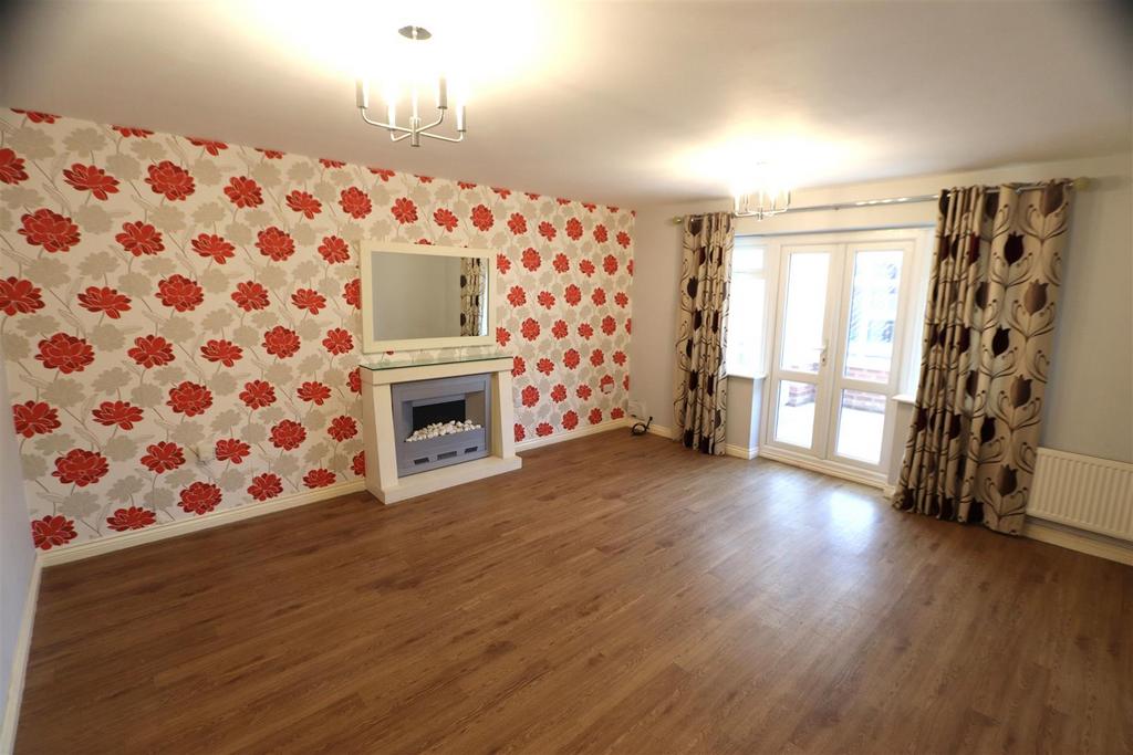Lounge 1.JPG