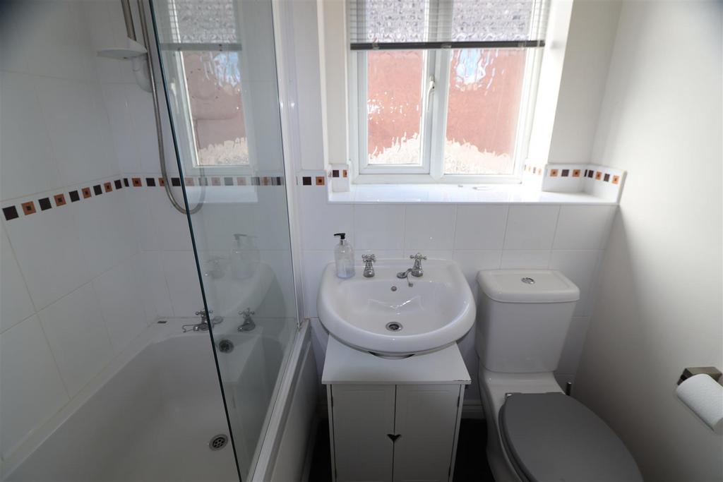 Bathroom.JPG