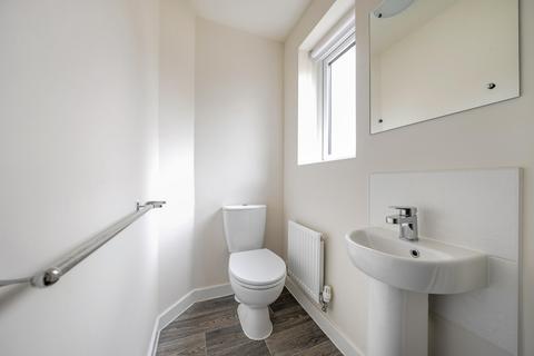 3 bedroom detached house to rent, Horwood Drive, Nottingham NG4