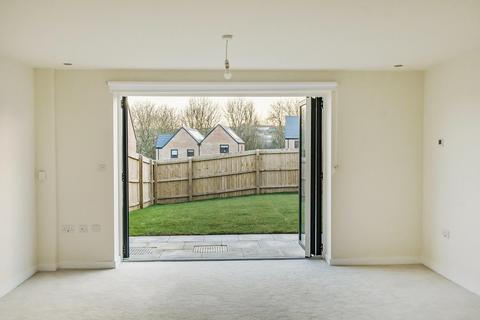 3 bedroom townhouse to rent, Lincoln Drive , Nottingham NG4