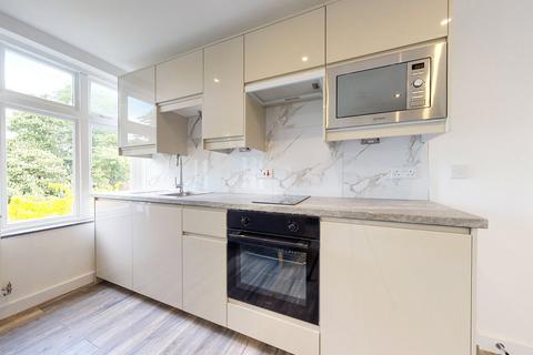 1 bedroom apartment to rent, Apt 10, 27 Hyde Terrace, 27 Hyde Terrace LS2