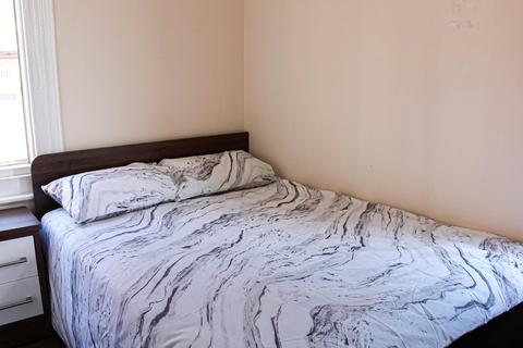 Studio to rent, Apt 5, Clarendon House, 20 Clarendon Road LS2