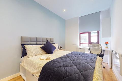 2 bedroom apartment to rent, Apt 15, Crown Residence, 81-89 George Street LS1