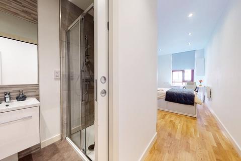 2 bedroom apartment to rent, Apt 15, Crown Residence, 81-89 George Street LS1