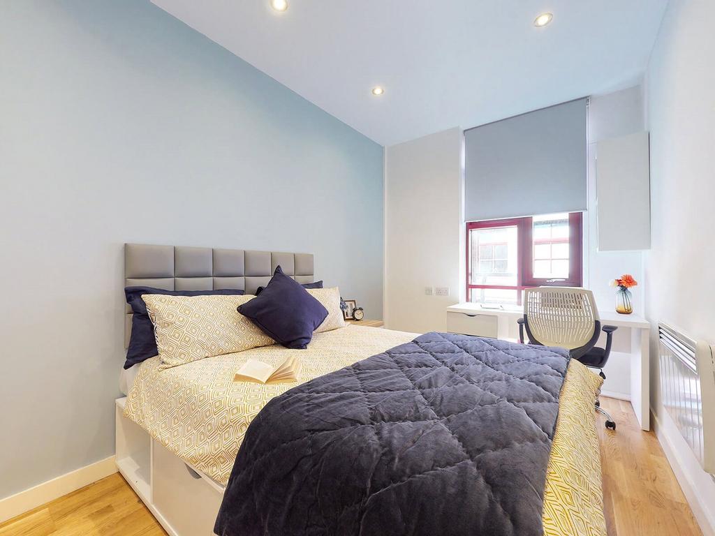 Apartment in Leeds - View 3