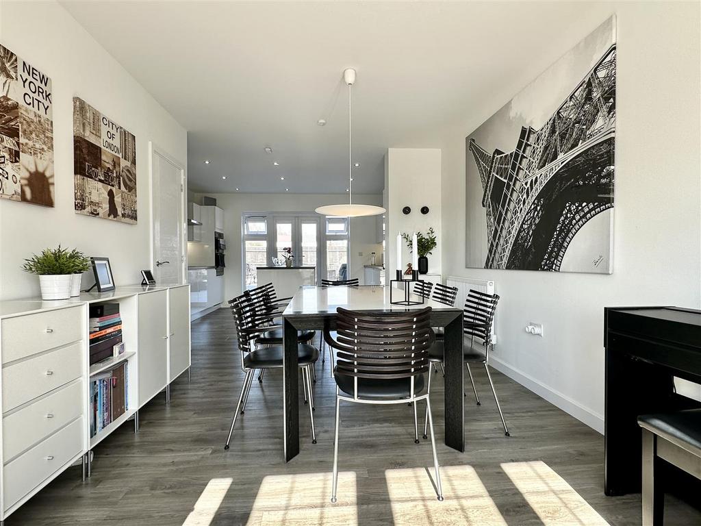 Dining kitchen