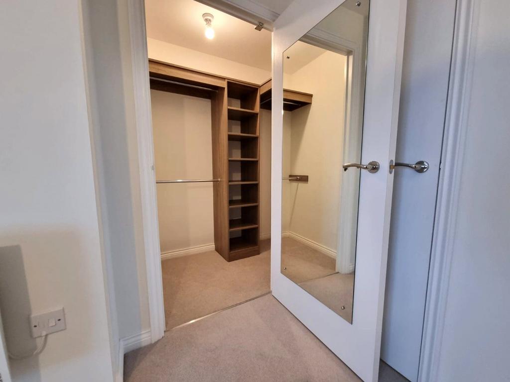 Bedroom - Walk In