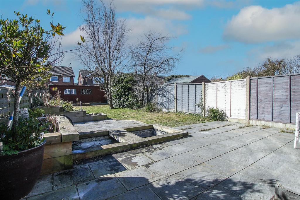 Broad Meadow, Kelvedon Hatch, Brentwood 3 bed terraced house for sale ...