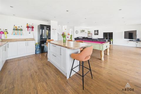 75 Barroon, Castle Donington, Derby, DE74 2PF