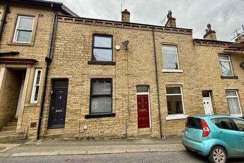 4 bedroom terraced house to rent, Park Street, Shipley BD18