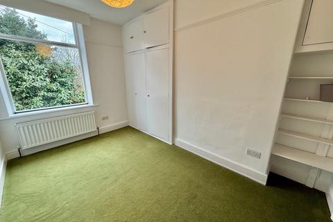 4 bedroom terraced house to rent, Park Street, Shipley BD18