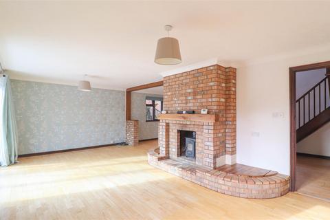 5 bedroom detached house to rent, Red House Gardens, Ely CB7
