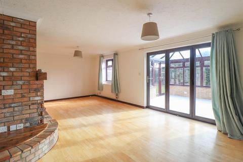 5 bedroom detached house to rent, Red House Gardens, Ely CB7