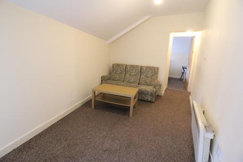 2 bedroom flat to rent, F8, 1 West Luton Place, Adamsdown