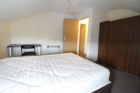 2 bedroom flat to rent, F8, 1 West Luton Place, Adamsdown