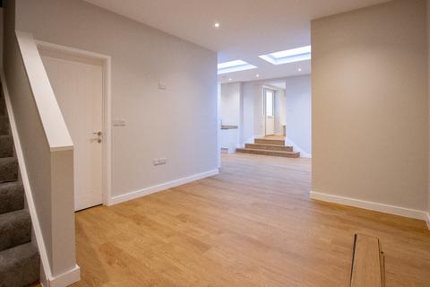 3 bedroom cottage to rent, Le Strange Terrace, Hunstanton