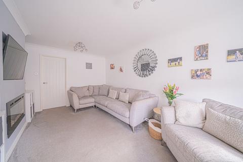 4 bedroom end of terrace house for sale, Old Dickens Heath Road, Shirley, B90