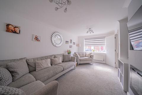 4 bedroom end of terrace house for sale, Old Dickens Heath Road, Shirley, B90