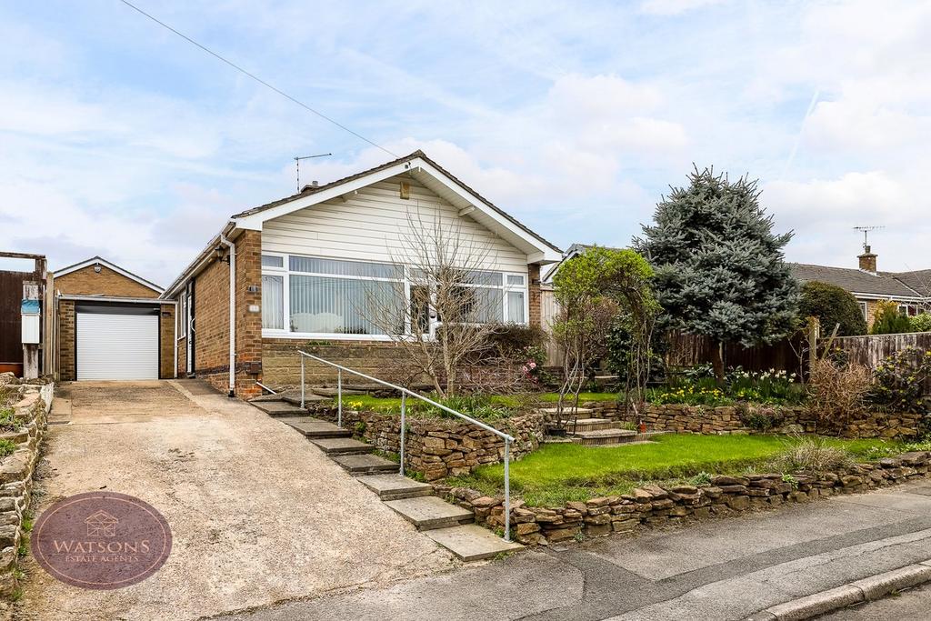 Foxglove Road, Newthorpe, Nottingham... 3 bed bungalow for sale - £230,000