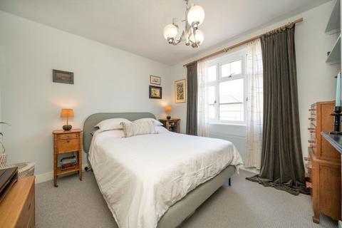 30 Ditton Hill Road, Long Ditton, Surbiton, KT6 5JD