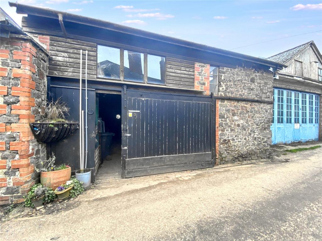 Garage / Workshop
