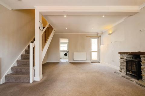 3 bedroom terraced house to rent, Williams Place, Pontypridd, CF37