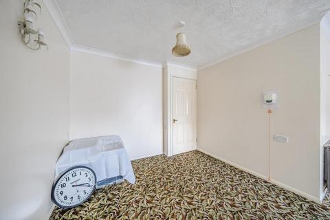 1 bedroom retirement property for sale, Uxbridge,  Middlesex,  UB10