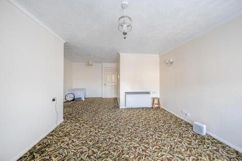 1 bedroom retirement property for sale, Uxbridge,  Middlesex,  UB10