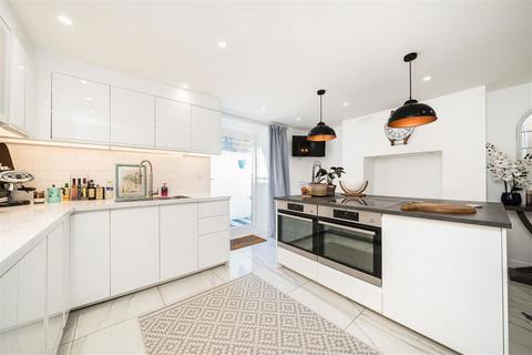 4 bedroom house for sale, Camberwell New Road, London SE5