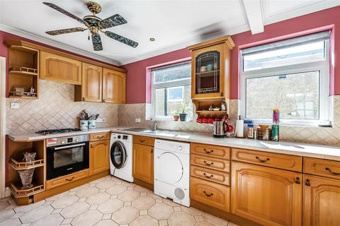 34 Warenne Road, Fetcham, Leatherhead, KT22 9UQ