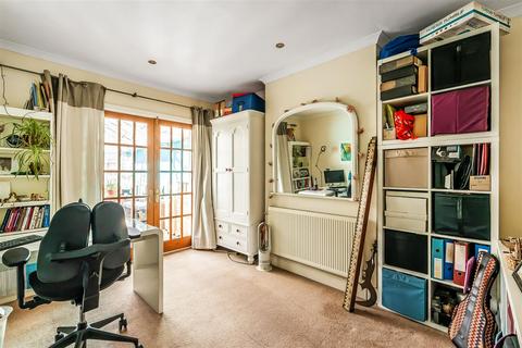 34 Warenne Road, Fetcham, Leatherhead, KT22 9UQ
