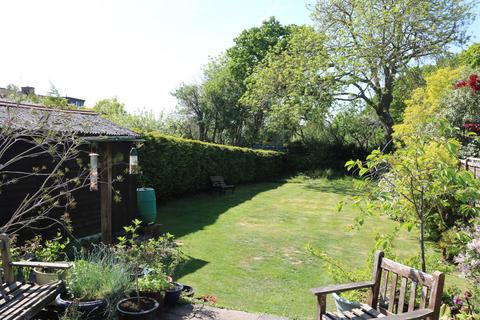 34 Warenne Road, Fetcham, Leatherhead, KT22 9UQ