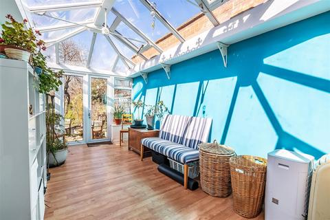 34 Warenne Road, Fetcham, Leatherhead, KT22 9UQ