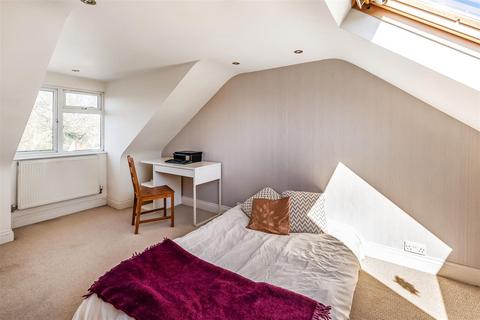 34 Warenne Road, Fetcham, Leatherhead, KT22 9UQ