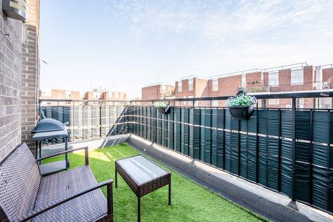 3 bedroom flat for sale, Southwood Smith House, Florida Street, Bethnal Green, London, E2