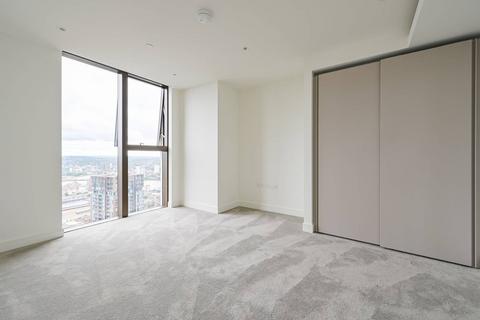 3 bedroom flat for sale, South Quay Plaza, Canary Wharf E14