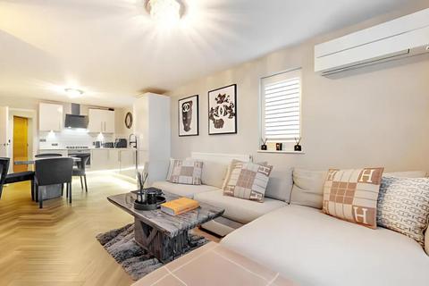 2 bedroom apartment to rent, Elm Terrace, London