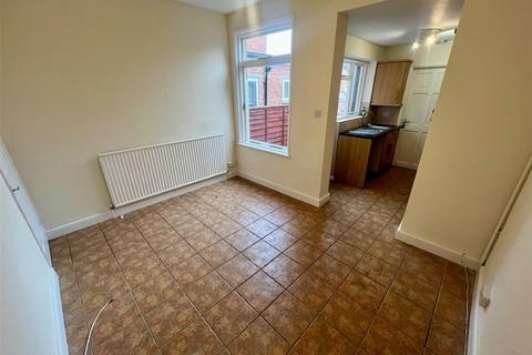 2 bedroom terraced house to rent, Duke Street, Northamptonshire NN16