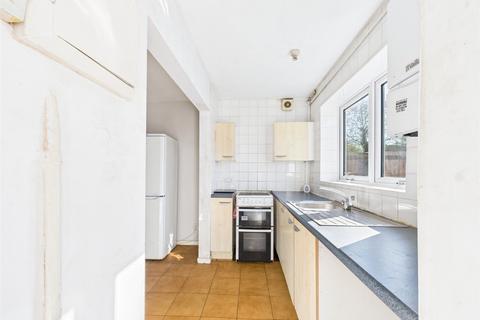 2 bedroom end of terrace house for sale, Shenstone Gardens, Romford RM3