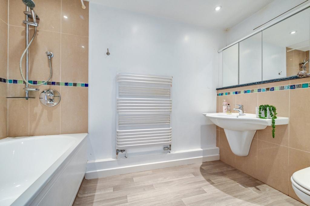Bathroom1 1