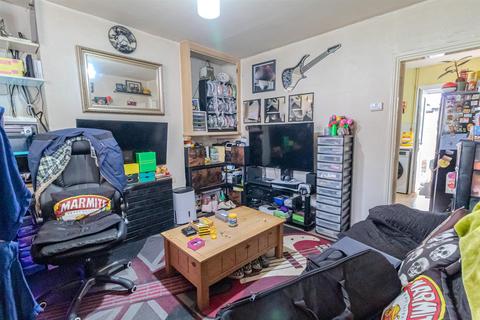 2 bedroom end of terrace house for sale, Victory Road, Beeston