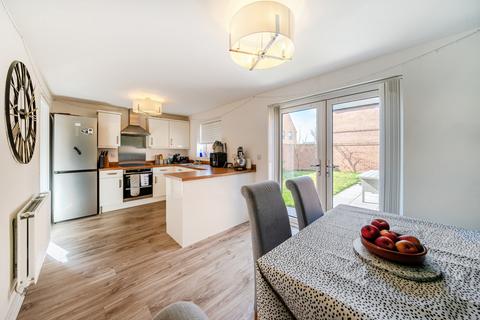 35 Amberoid Drive, Bishops Cleeve, Cheltenham, GL52 7ZX