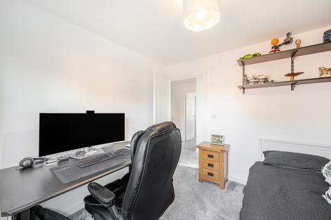 35 Amberoid Drive, Bishops Cleeve, Cheltenham, GL52 7ZX