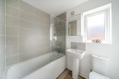 35 Amberoid Drive, Bishops Cleeve, Cheltenham, GL52 7ZX