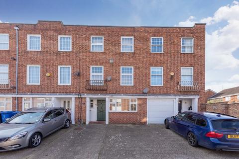 4 bedroom townhouse for sale, Wayside Mews, Maidenhead SL6