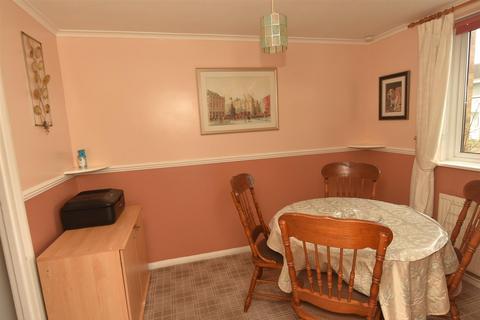 46 Hamlin Gardens, Exeter, EX1 3AD