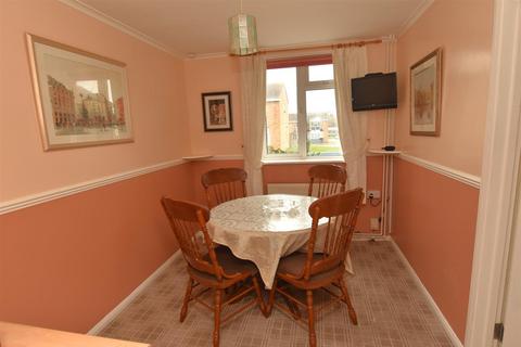 46 Hamlin Gardens, Exeter, EX1 3AD