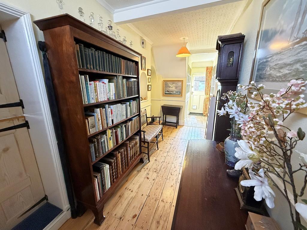 Entrance hall 2