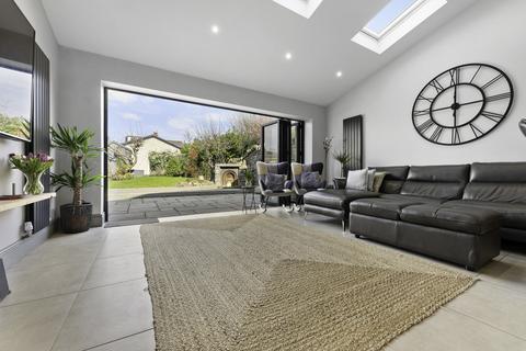 4 bedroom semi-detached house for sale, Merthyr Road, Whitchurch, Cardiff
