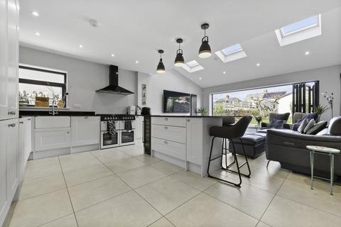 4 bedroom semi-detached house for sale, Merthyr Road, Whitchurch, Cardiff